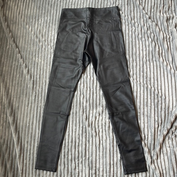 NWOT Romeo and Juliet Faux Leather Leggings - Picture 4 of 7